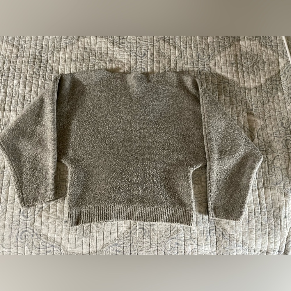 Forever - Gray Sweater. Size M.